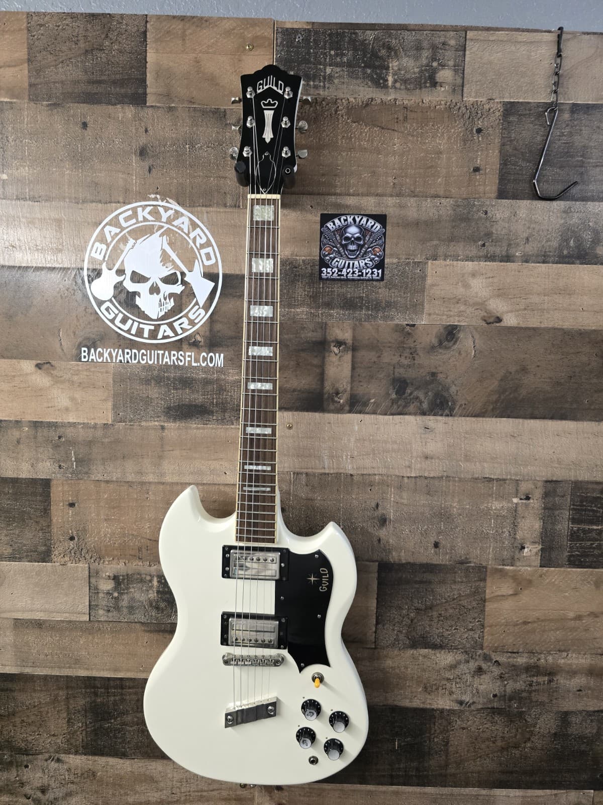 Guild Polara S100 Solidbody Electric Guitar White