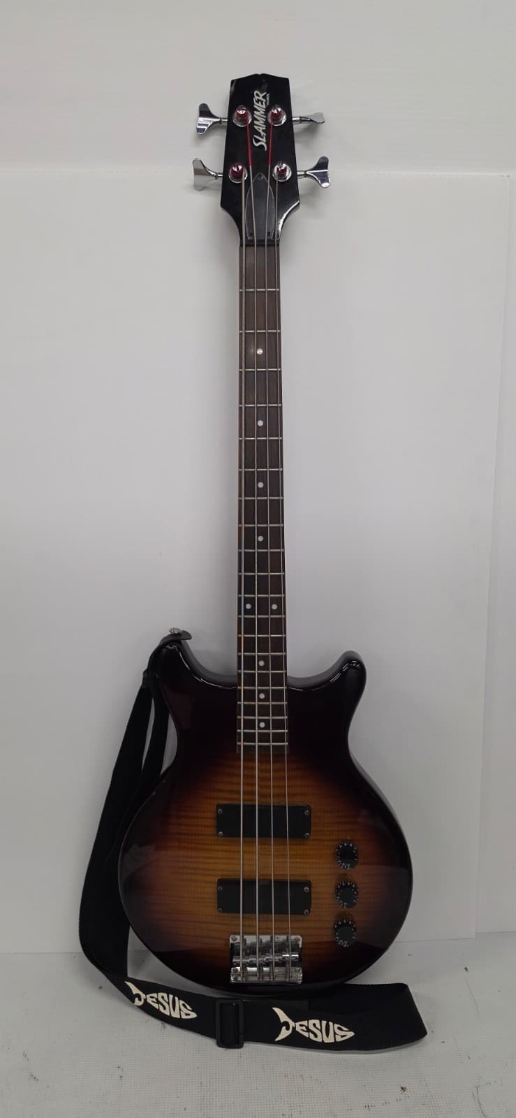 Slammer by Hamer Bass Guitar Short Scale 30.5" Neck 4-String SB-4F/VS - Flametop