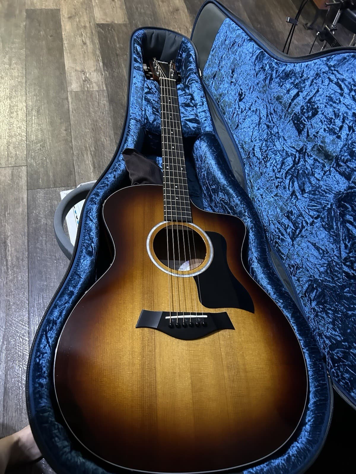 Taylor 224ce-K DLX Grand Auditorium Acoustic Guitar Koa Ebony w/ Aerocase