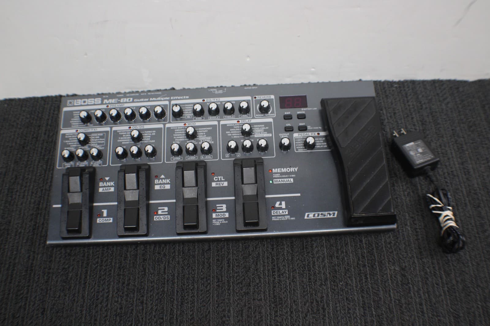 Boss ME-80 - COSM - MIDI Multiple Effects Guitar Pedal - W/Power Source