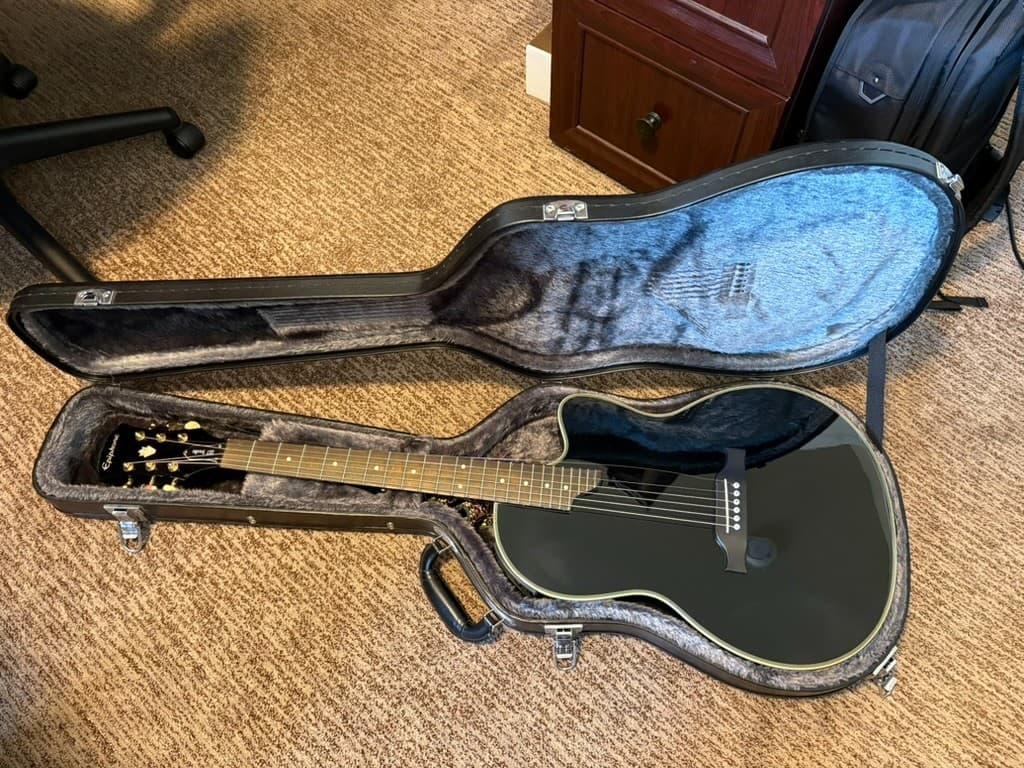 Epiphone SST Studio – Hard to Find – Free Amp Included