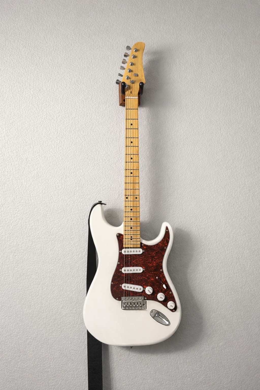 Stratocaster-Style Electric Guitar + Fender Gig Bag–White SSS Strat Partscaster