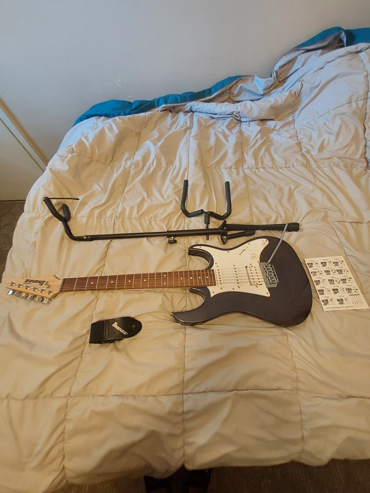 5-String Bass Guitar by Samick, Black/White, Mint Condition