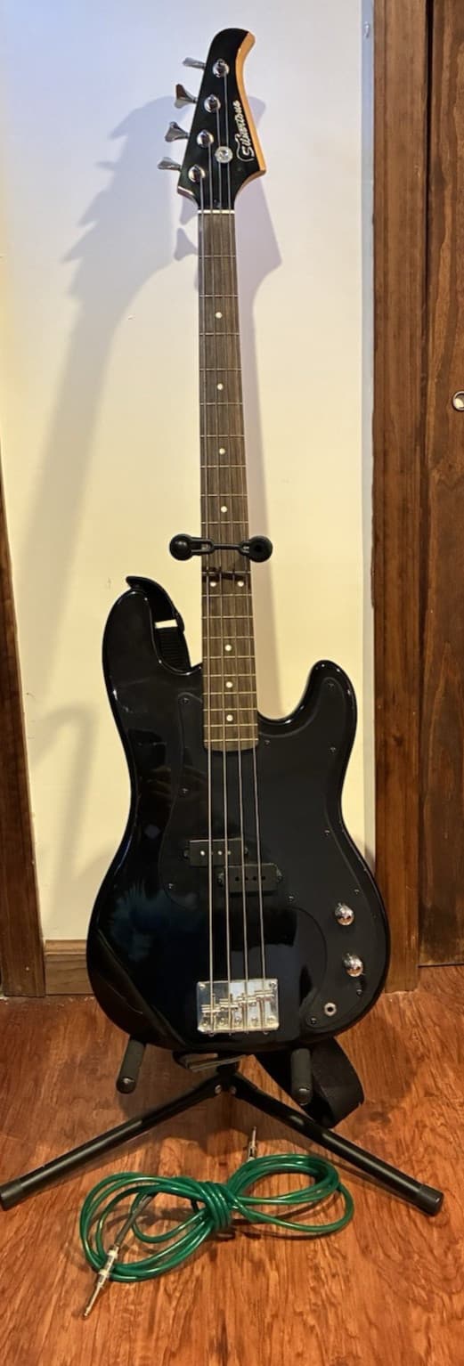 SILVERTONE Bass Guitar w/Strap and Stand