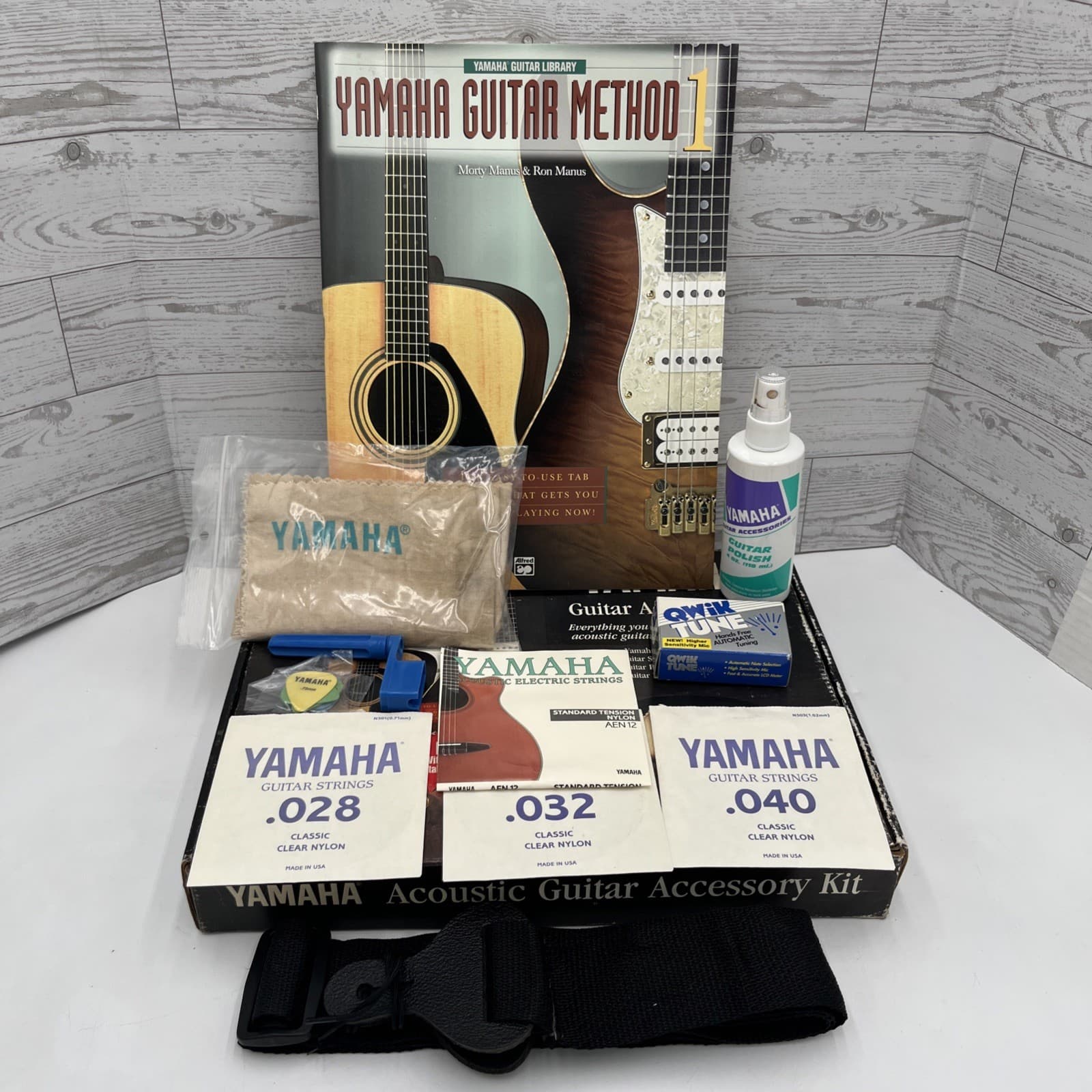🎸 Yamaha Acoustic Guitar Accessory Starter Kit + Method Book – Bundle Lot 🎶