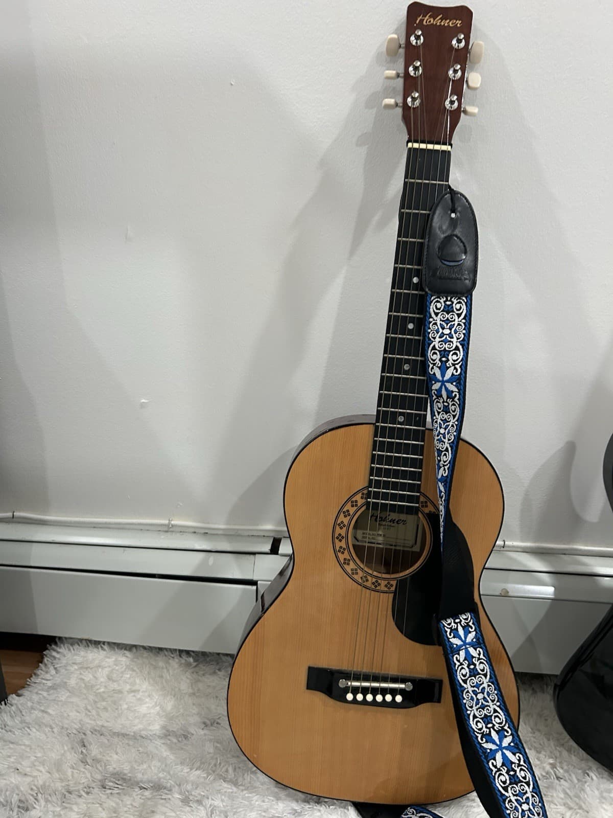 Hohner Parlor Acoustic Guitar Natural Spruce 6 String Right-Handed with Strap