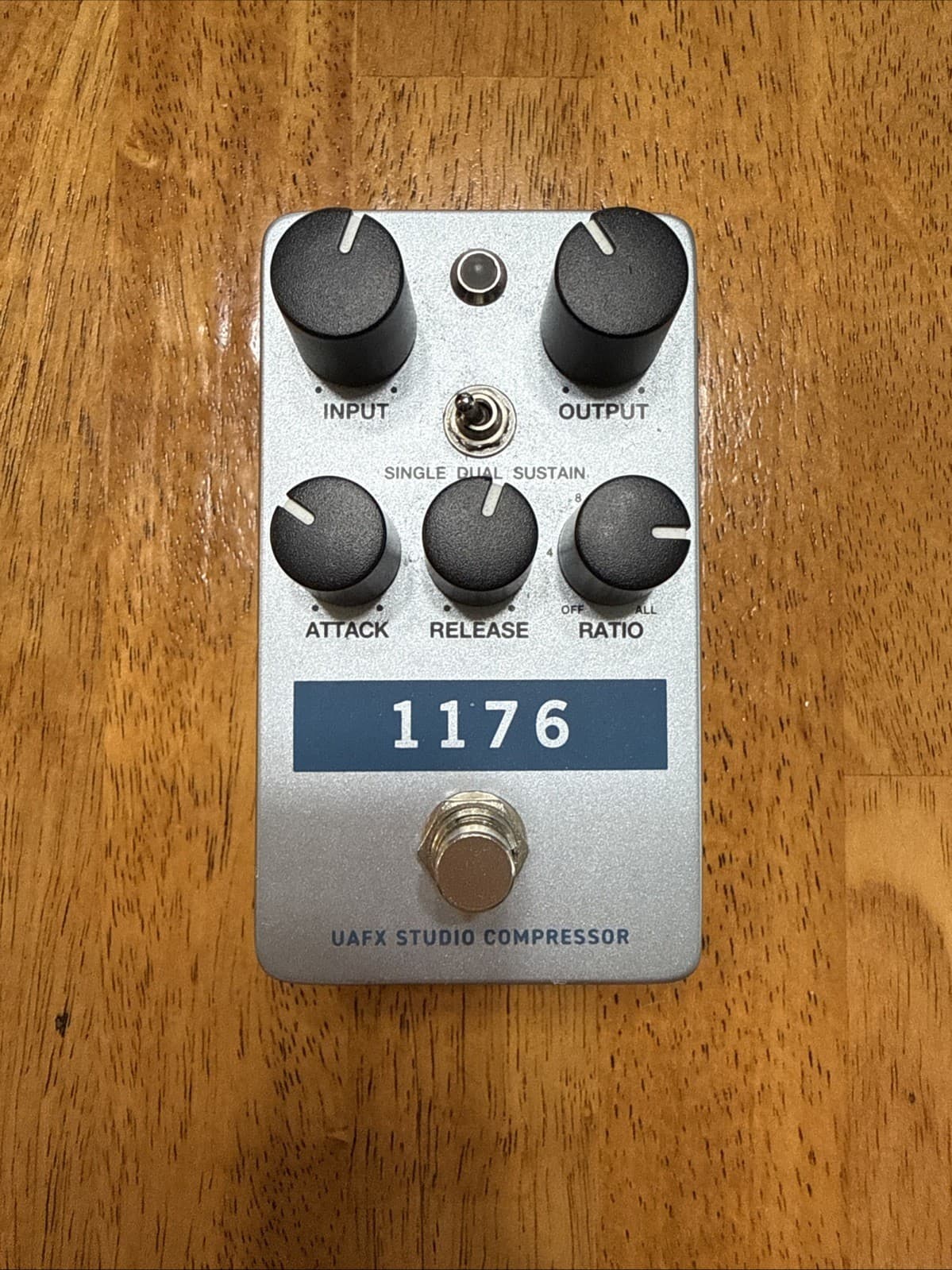 Universal Audio UAFX 1176 Studio Compressor Guitar Pedal