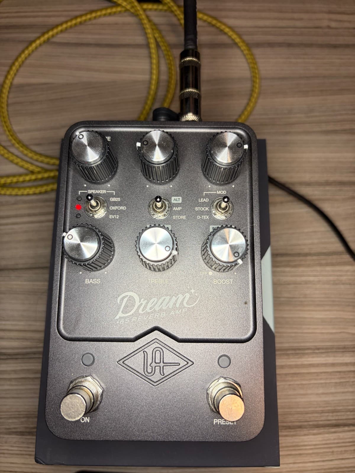 Universal Audio UAFX Dream '65 Reverb Amplifier Pedal Guitar Effects Pedal