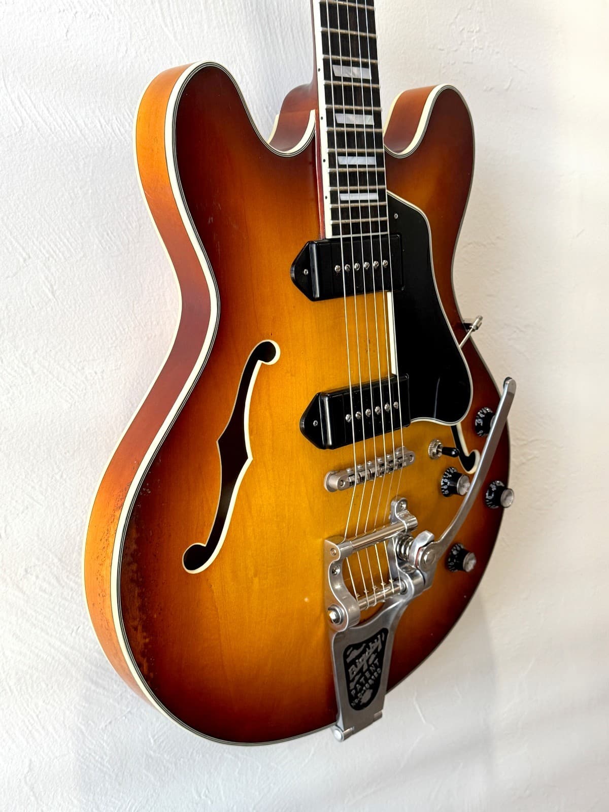 Eastman T64/v-GB Thinline Electric Guitar – Goldburst – Bigsby - PLEK'd