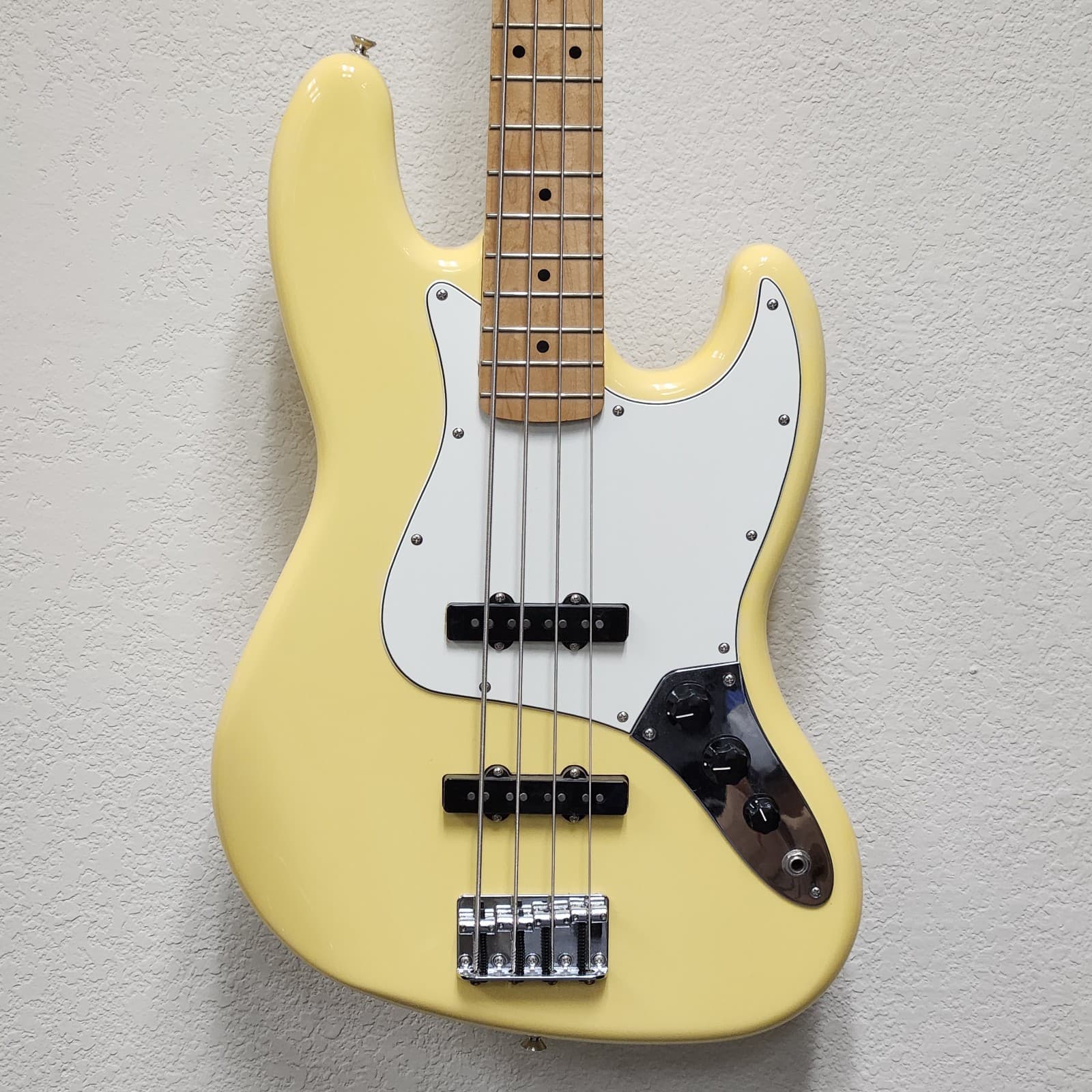 Fender Player Jazz Bass with Maple Fretboard - Buttercream