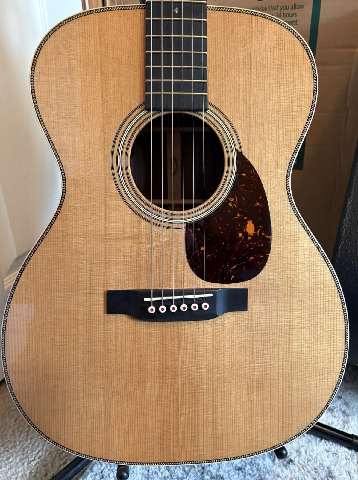 Martin OM-28E Modern Deluxe Acoustic Guitar w/ Case (Pre-Owned)