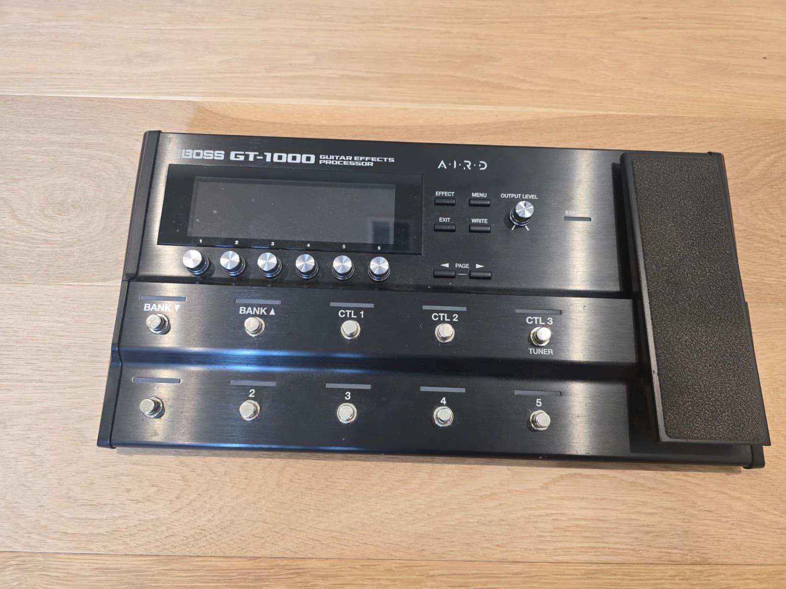 Boss GT-1000 guitar multi-effects processor/missing power supply