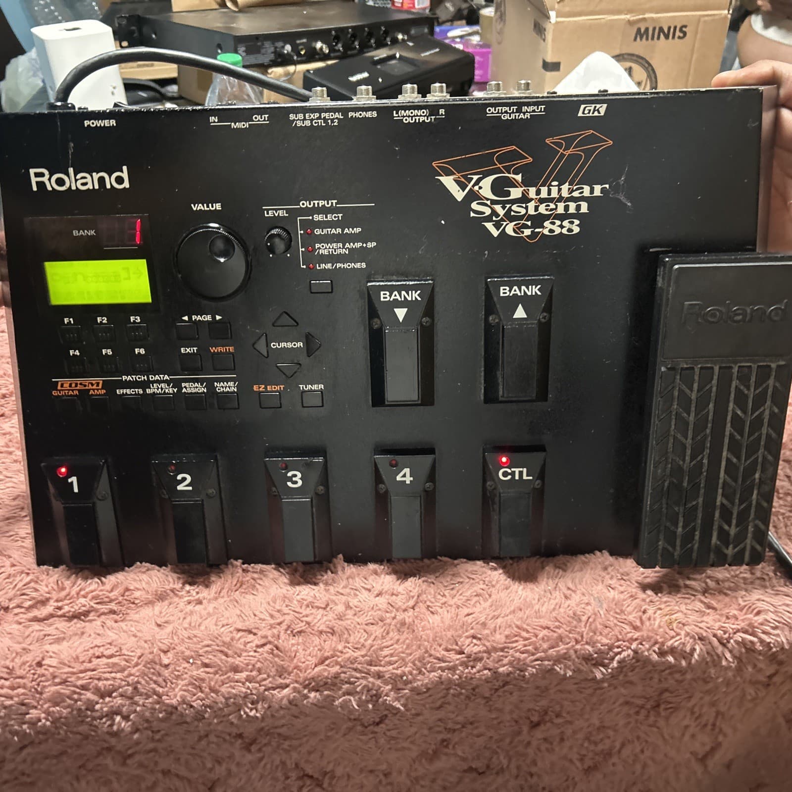 Roland VG-88 Multi-Effects Guitar Effects Pedal V-Guitar System W/Cord