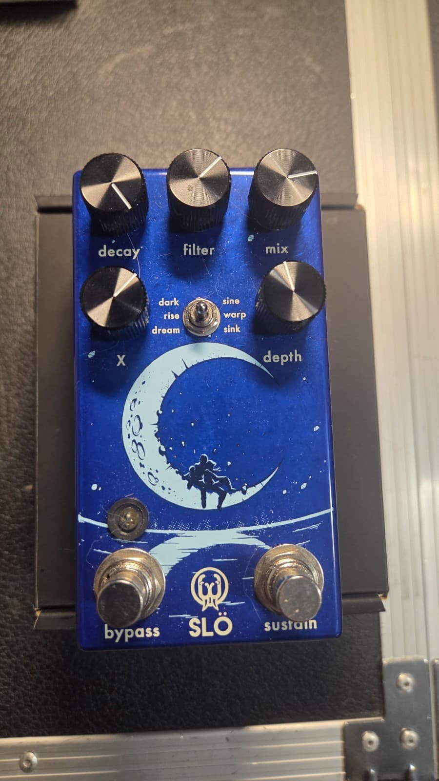 Walrus Audio Slö Blue Digital Reverb Effects Pedal for Electric Guitar with Box