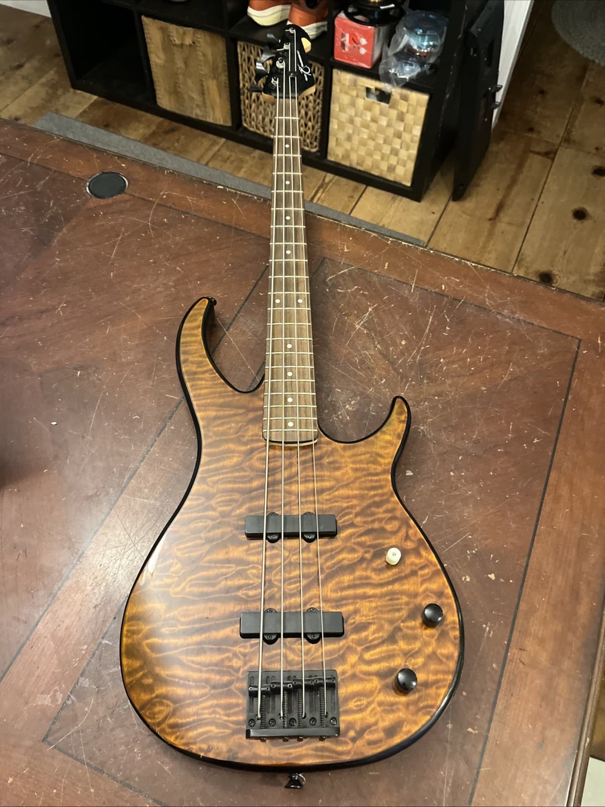 Peavey Millennium BXP Four String Bass Guitar Tigers Eye Color Good Condition P3