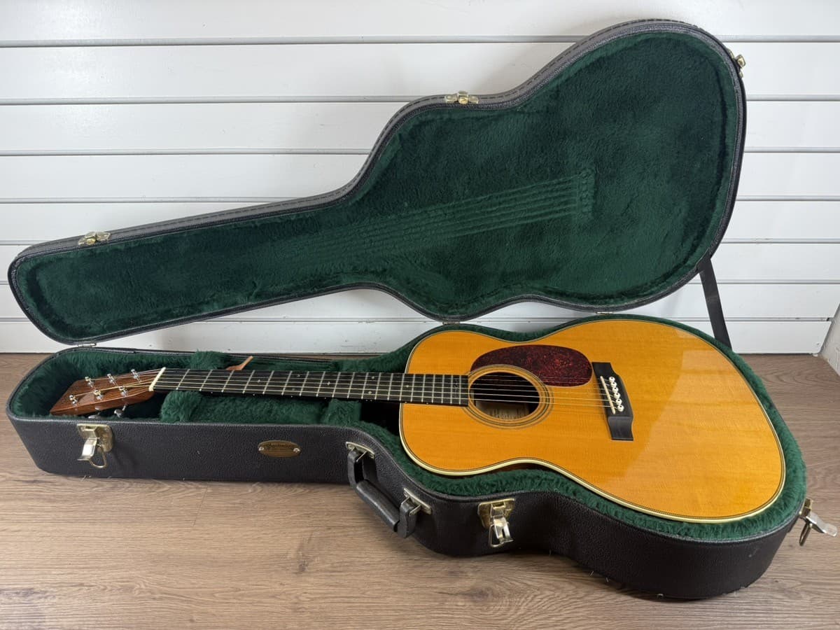 Martin 000-28EC Eric Clapton Signature Acoustic Guitar Natural Hard (WCP034827)