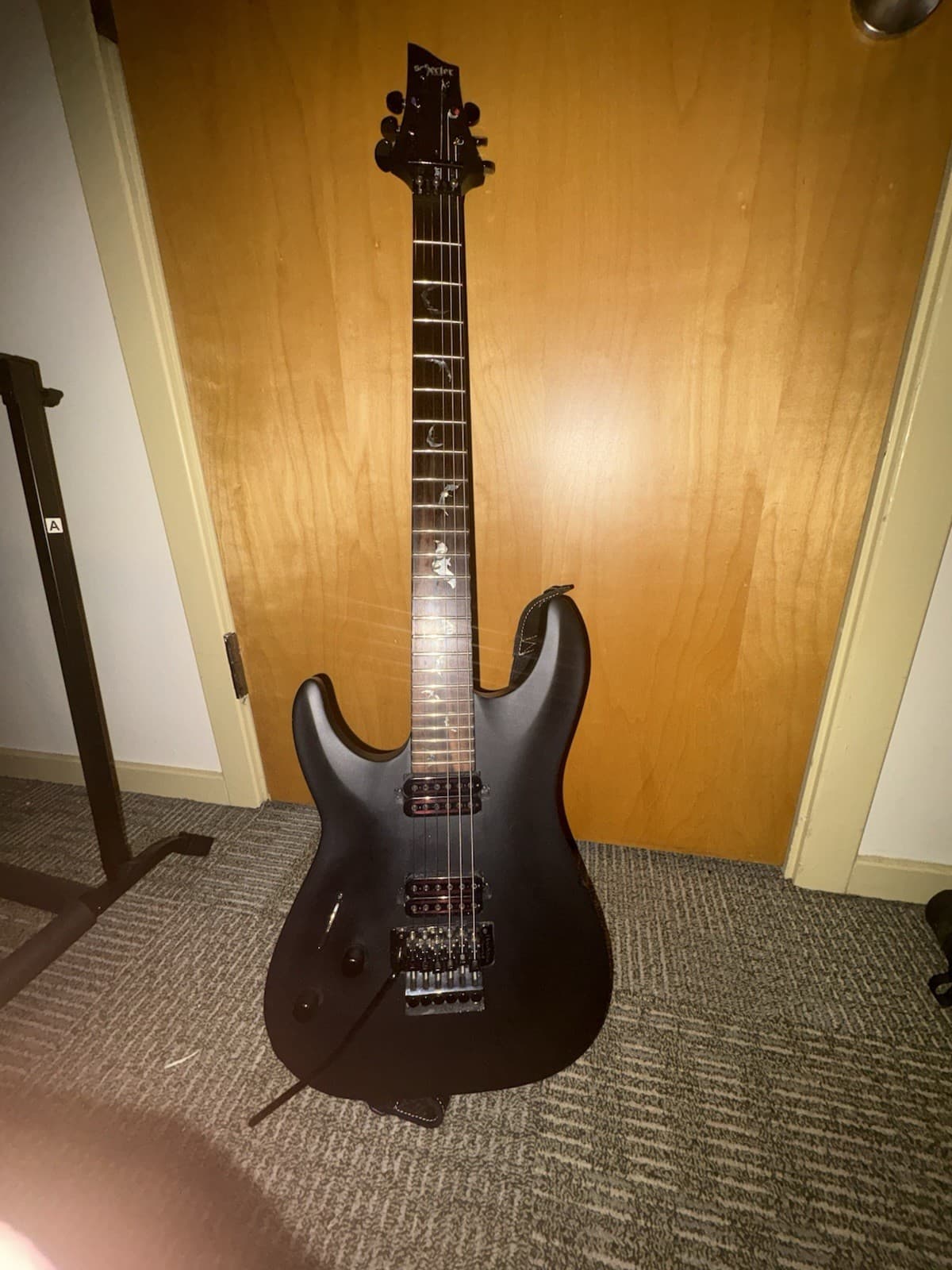 Schecter Damien 6 Black Solid Body Electric Guitar 6 String Left-Handed