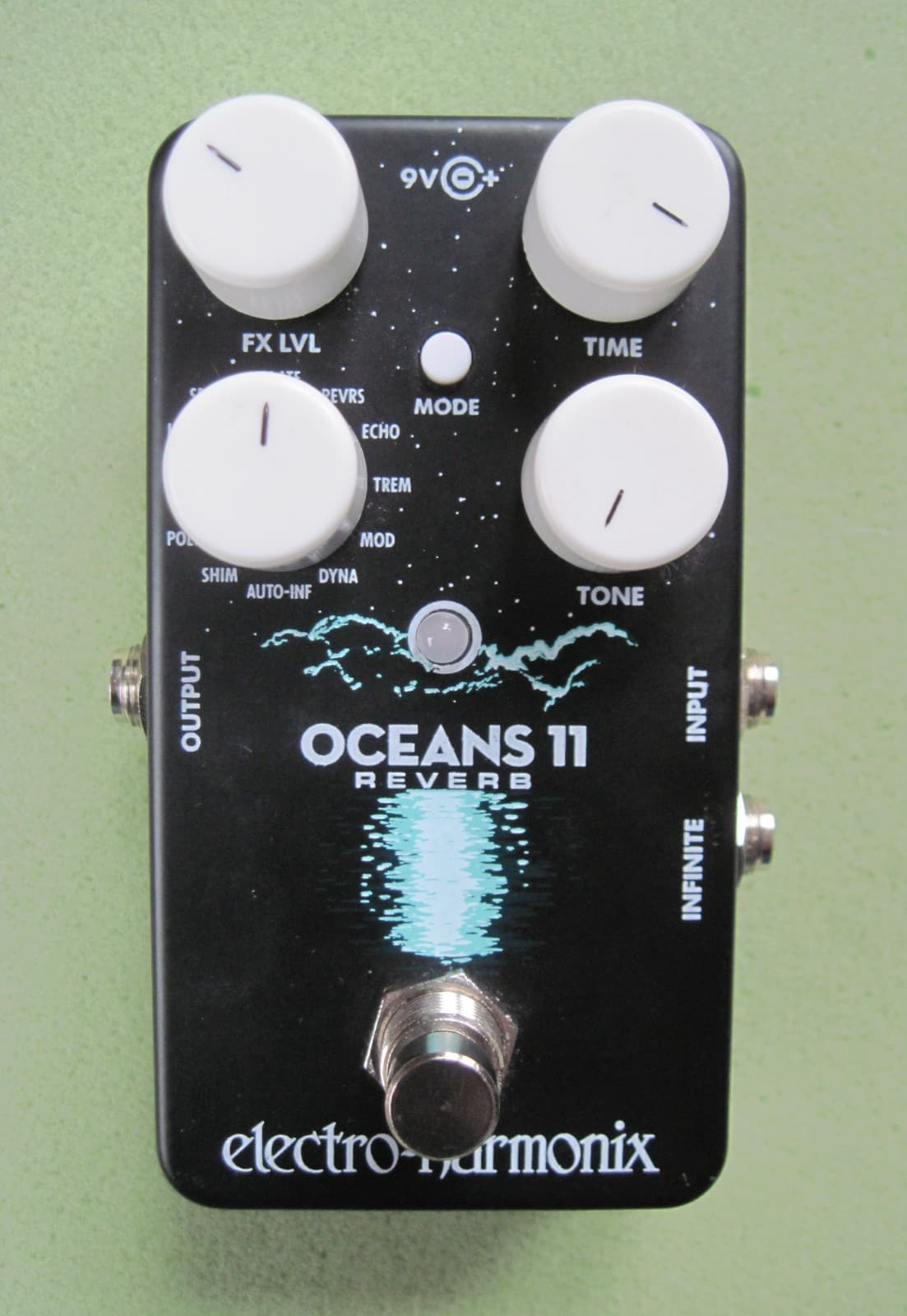 Electro Harmonix Oceans 11 Reverb - Guitar Pedal