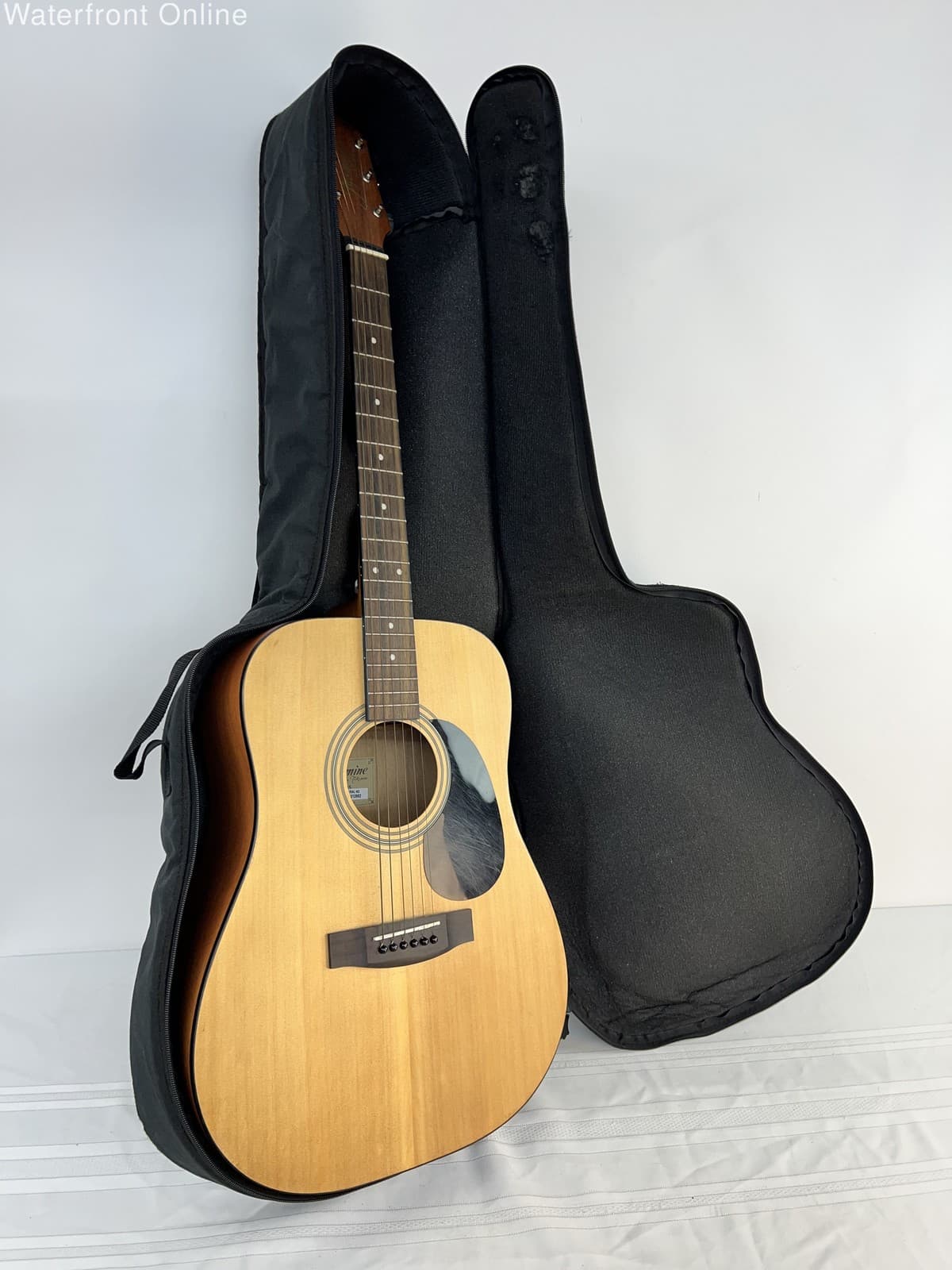 Jasmine by Takamine S35 Acoustic Guitar Natural Finish 6-String with Soft Case