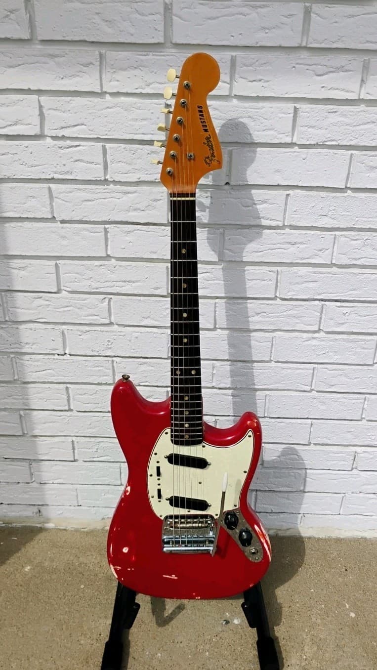 1965-1966 Fender Mustang Electric Guitar w/HSC! -LL