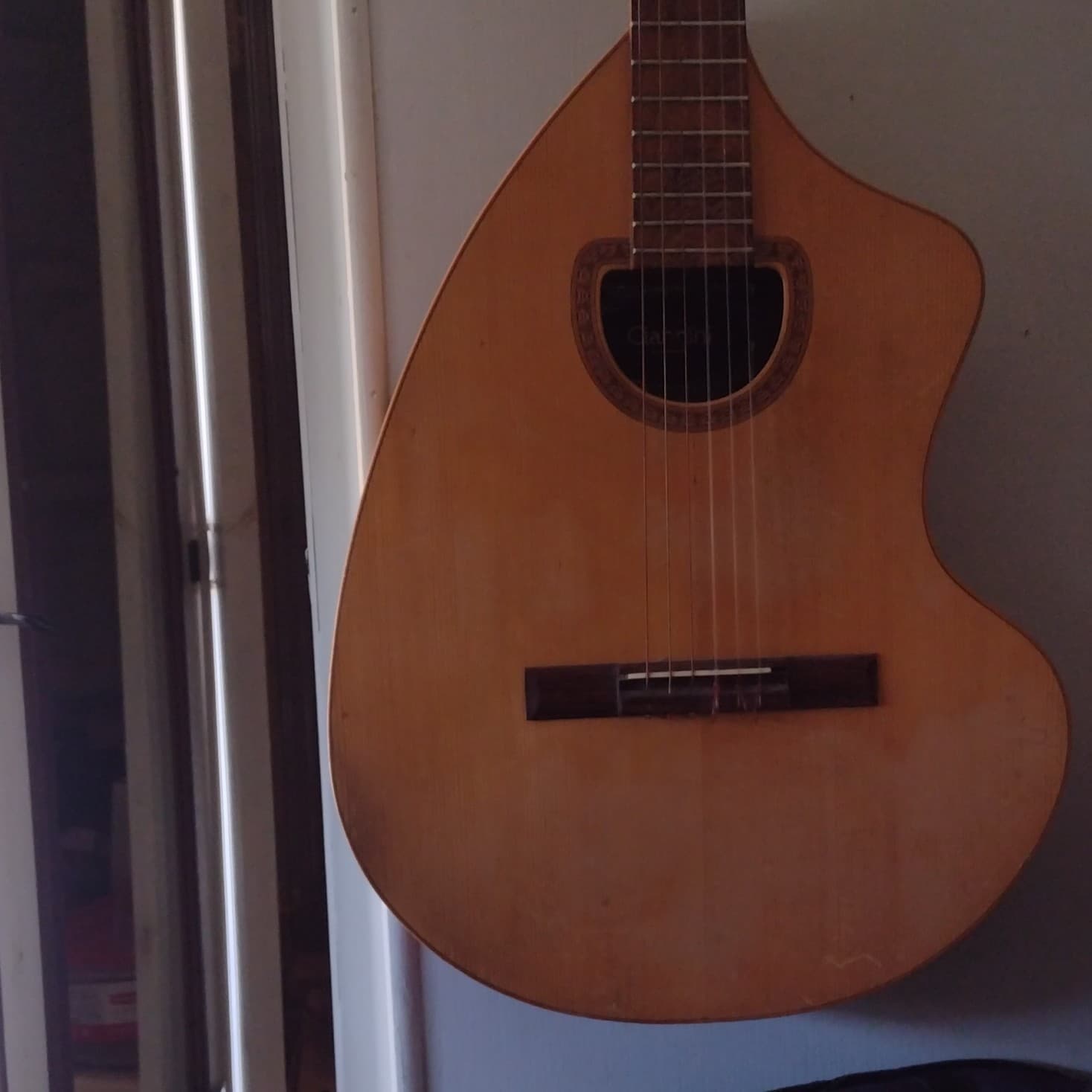 6-String Right-Handed Cutaway Acoustic Guitar, Natural Finish Body Color