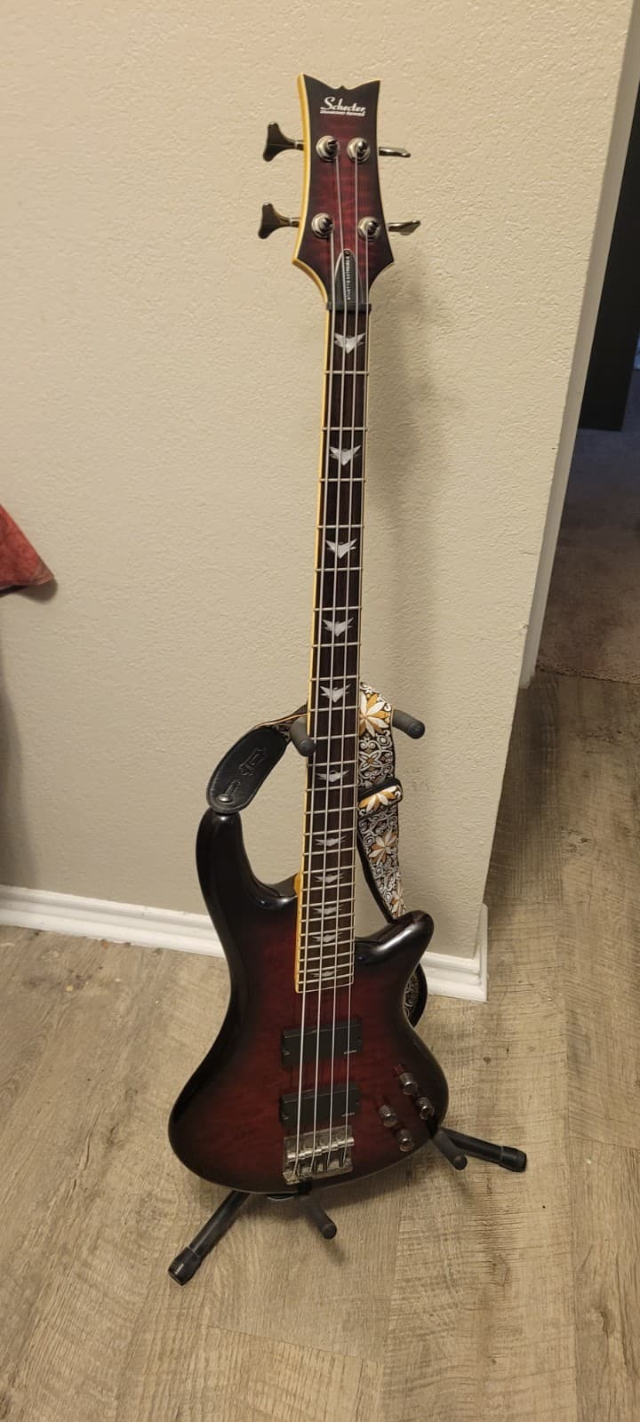 Schecter Stiletto Extreme-4 Diamond Series Electric Bass Guitar 4 String Red