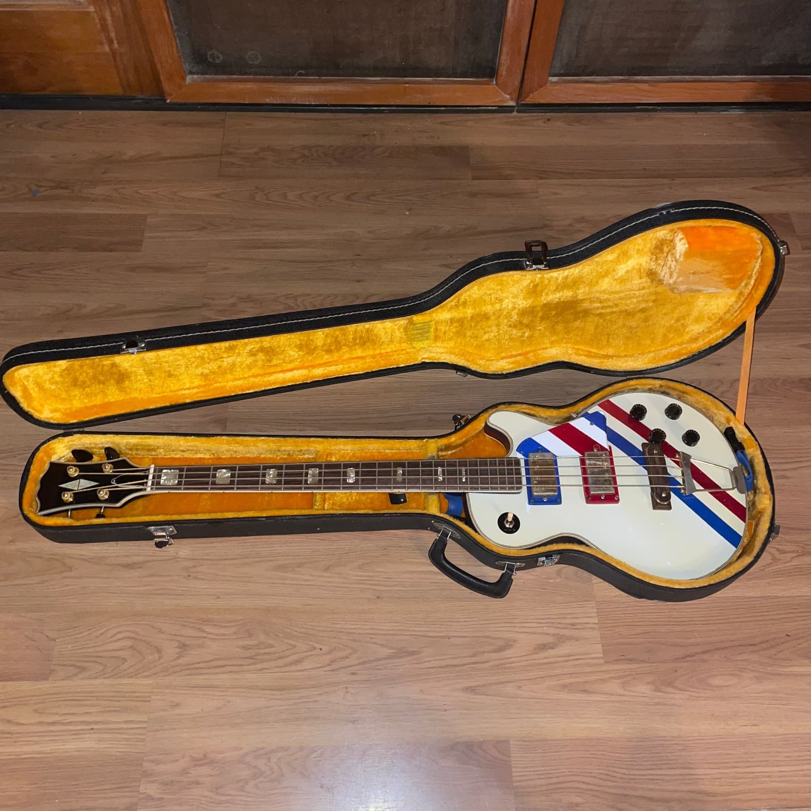 Vintage Univox Les Paul Short Scale Bass! Coolest Bass Ever w/ Case Custom Paint