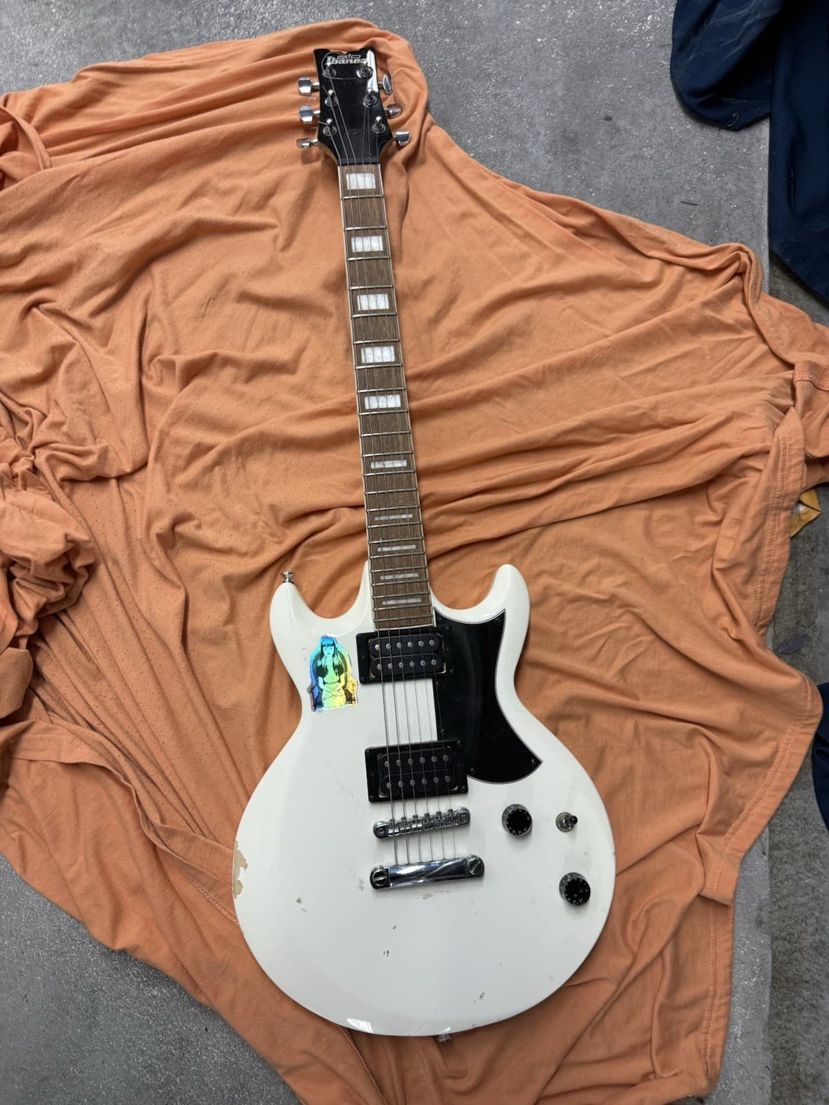 Ibanez Gio White Electric Guitar 6 String Solid Body Right-Handed