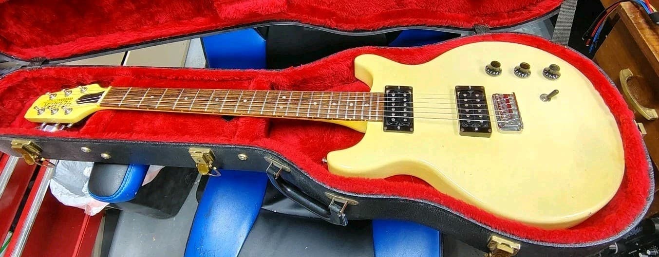 HAMER SPECIAL ELECTRIC GUITAR SN# 2 6616 USA VINTAGE WITH CASE