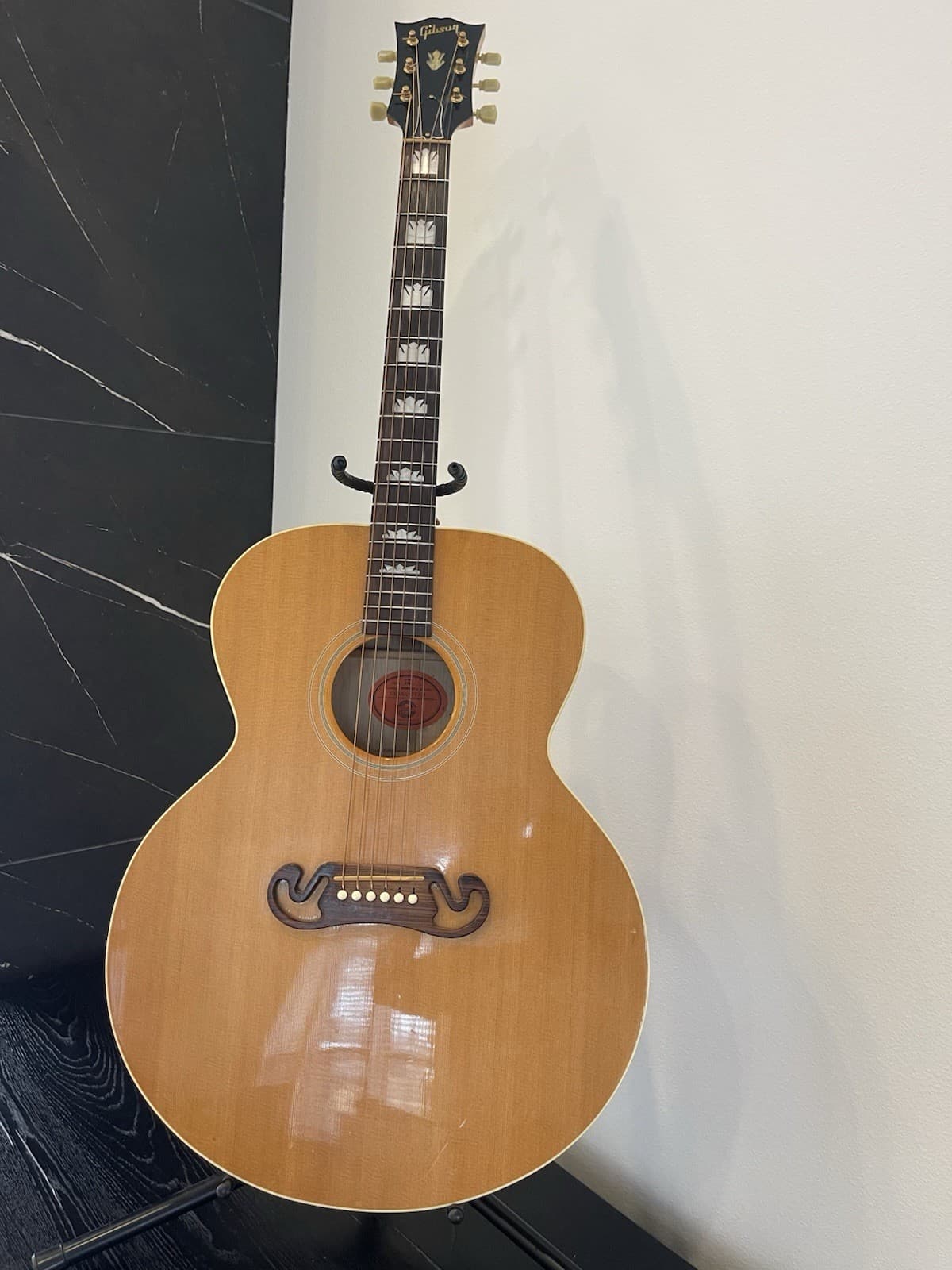 2004 Gibson J-100 XTRA Jumbo acoustic guitar