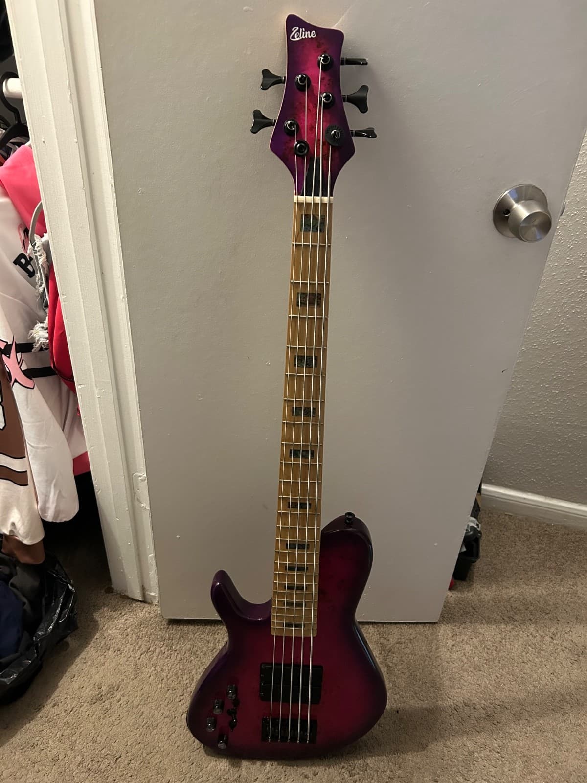 Zeline Bass Guitar Left handed 5 strings