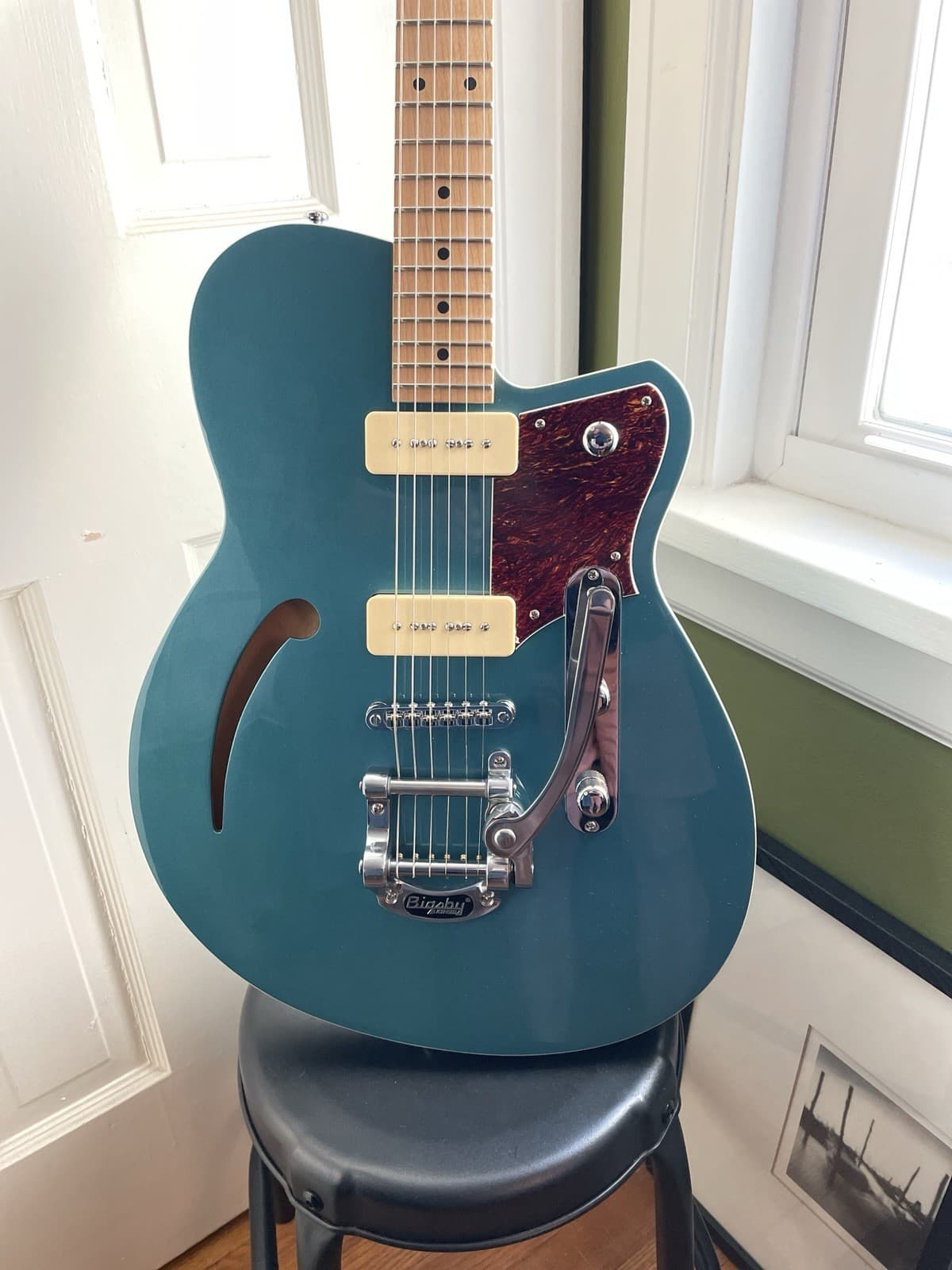 Reverend Club King 290, Semi-Hollow Electric Guitar Blue Bigsby, RH 6-String