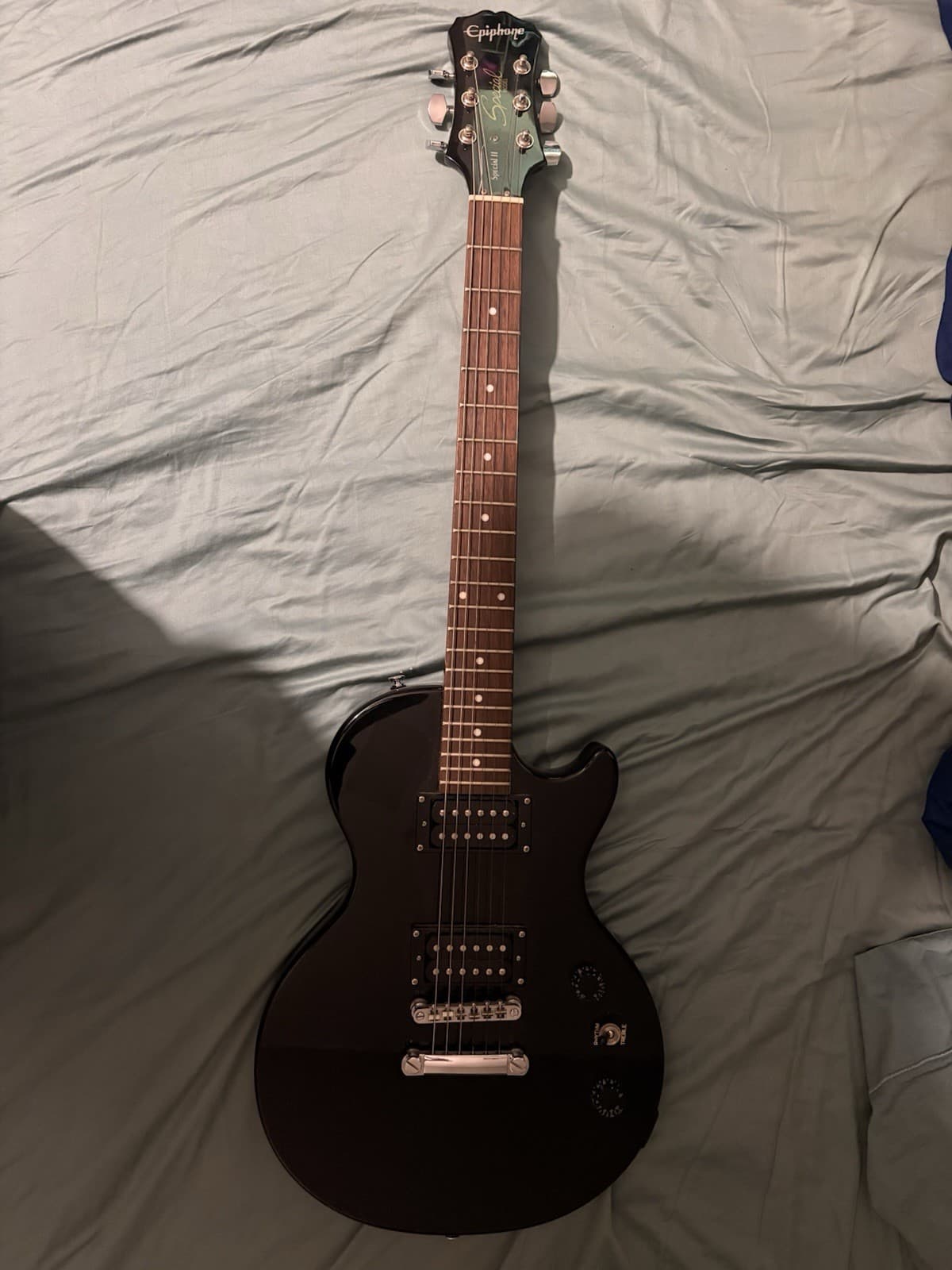 BLACK EPIPHONE GUITAR SPECIAL II, LES PAUL MODEL GREAT CONDITION