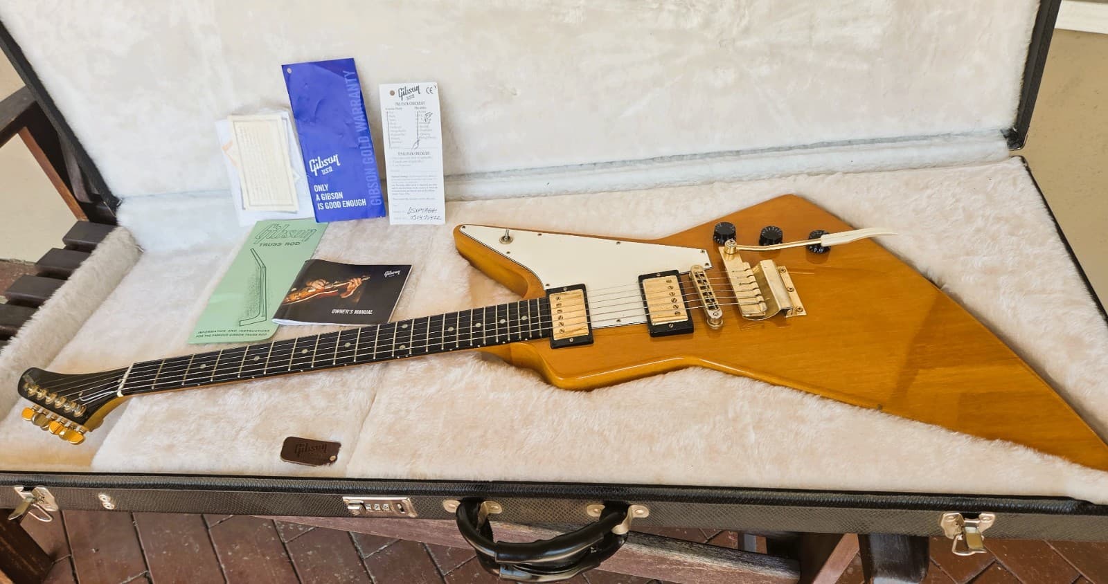 Gibson Explorer 2007 GOW w OHSC RARE factory short Maestro Vibrola/Trem Ebony VG