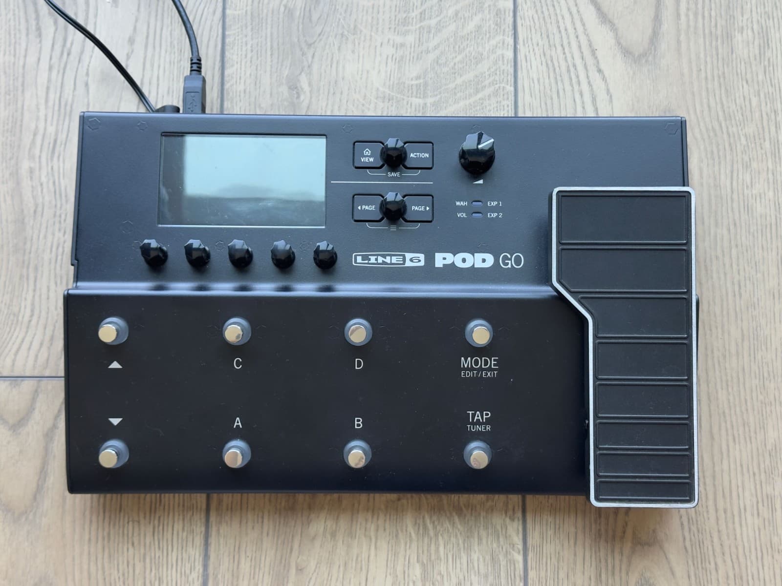 Line 6 Pod Go Guitar Multi-Effects Pedal (With Power adapter and USB)