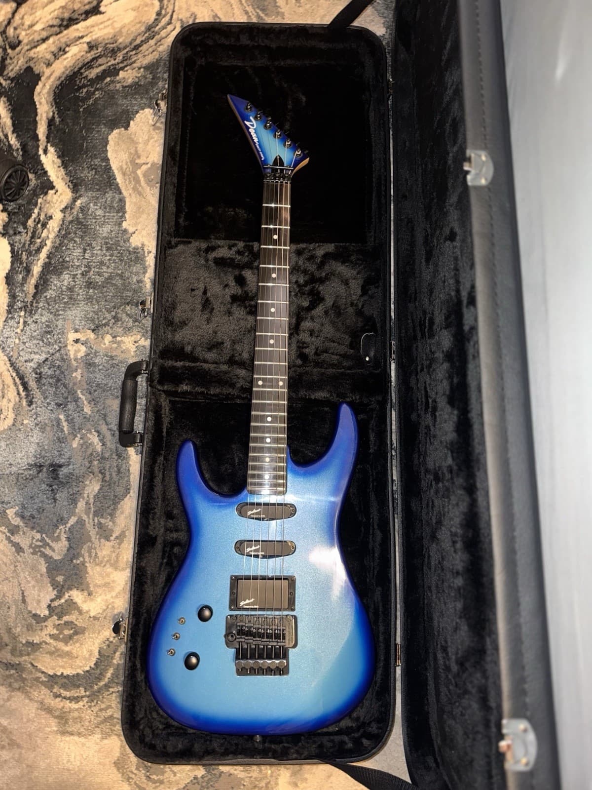 Dean Zelinsky Tagliare Blue Burst