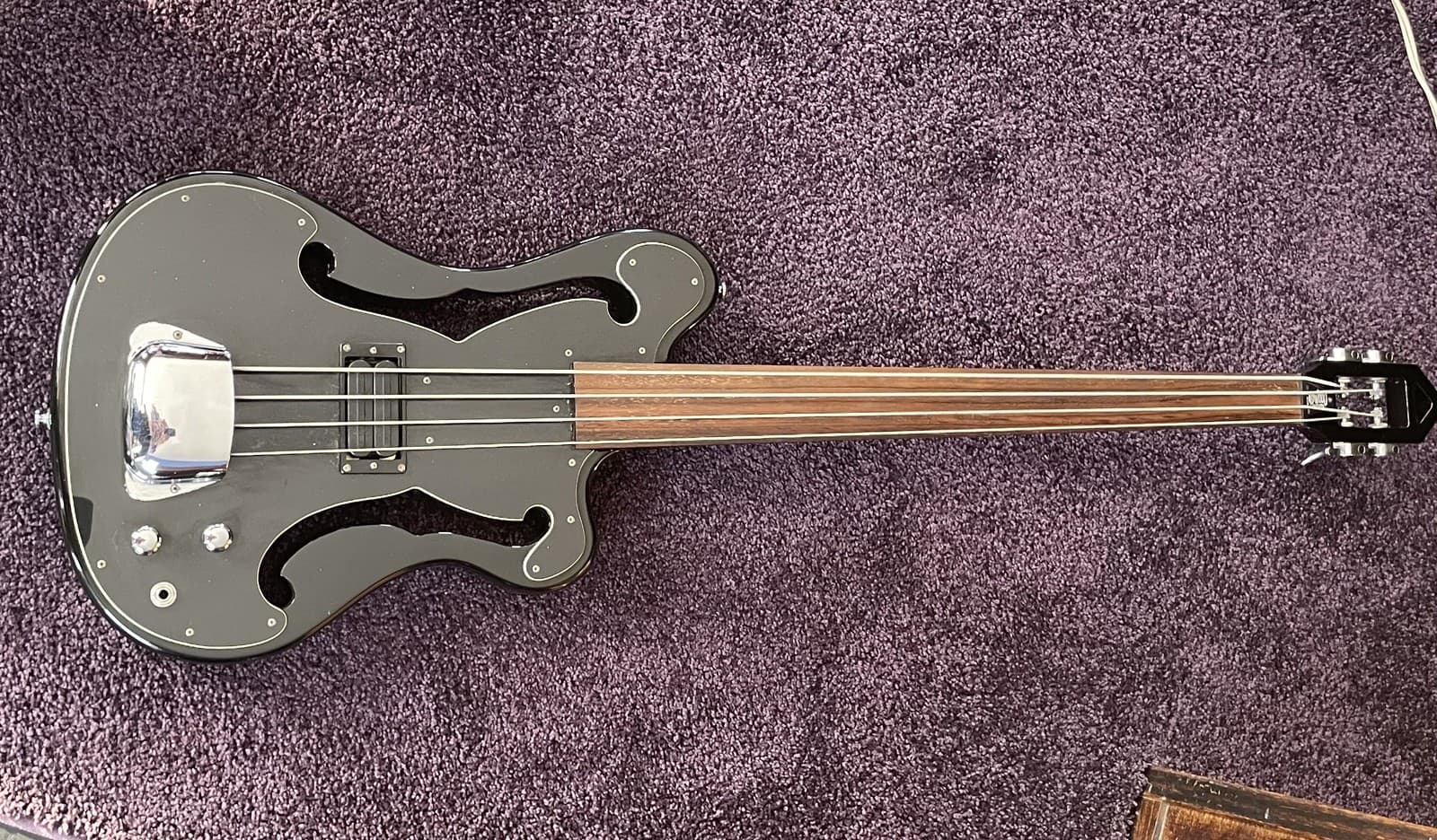 EASTWOOD GUITARS EUB-1 Black Fretless Electric Bass Guitar with Dimarzio pickup