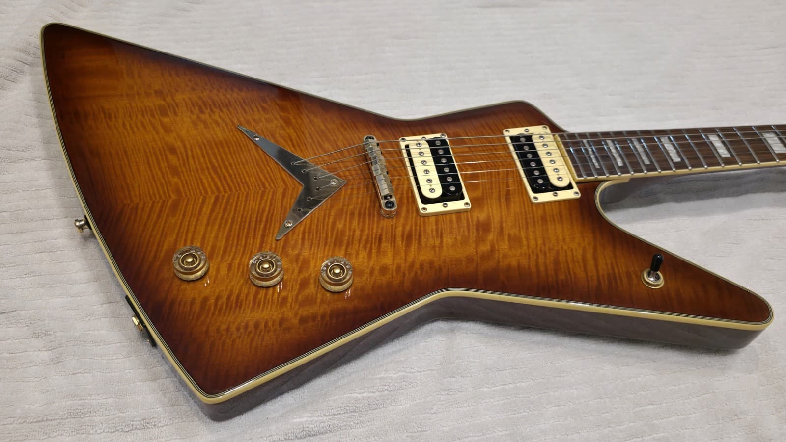 Dean Z Select Explorer Guitar with Hardshell Case