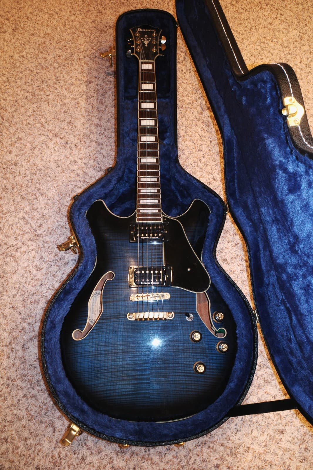 Ibanez Artcore AS93 Semi-hollow guitar w/ Ibanez hardshell case