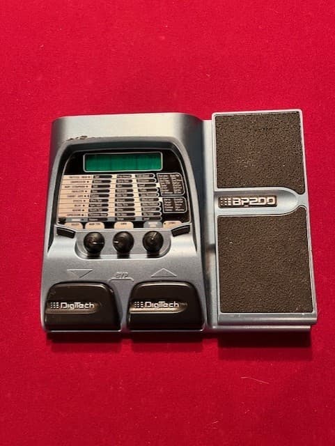Digitech BP 200 Bass/Guitar multi-effects pedal
