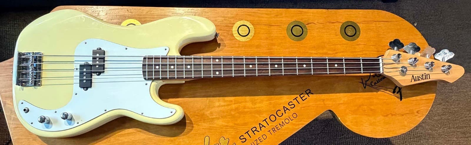 Austin 4 String Electric Bass Guitar Good Condition ProSetup Soft Case.