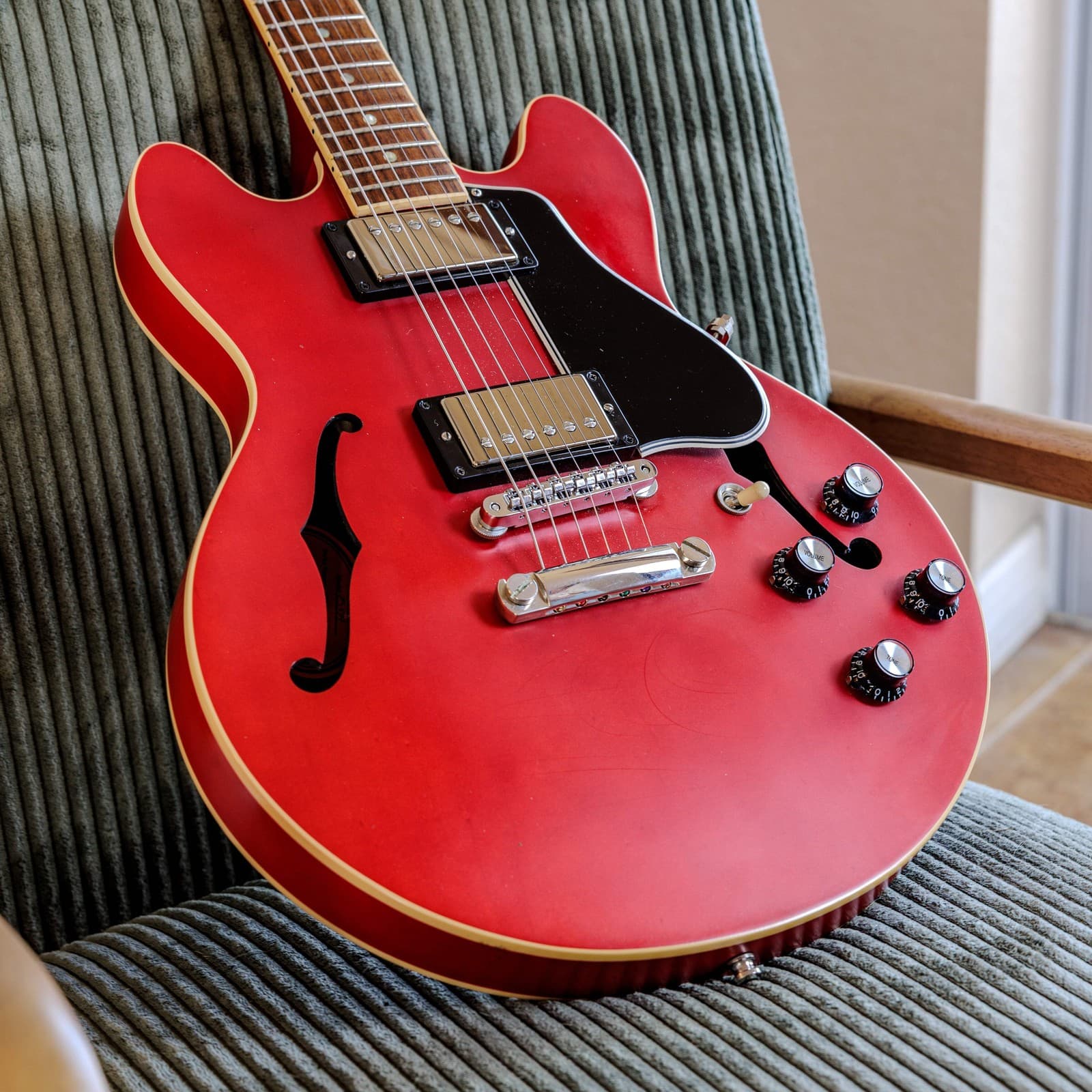 Gibson ES-339 with Dot Inlays 2007 - 2014 - Antique Red Cherry