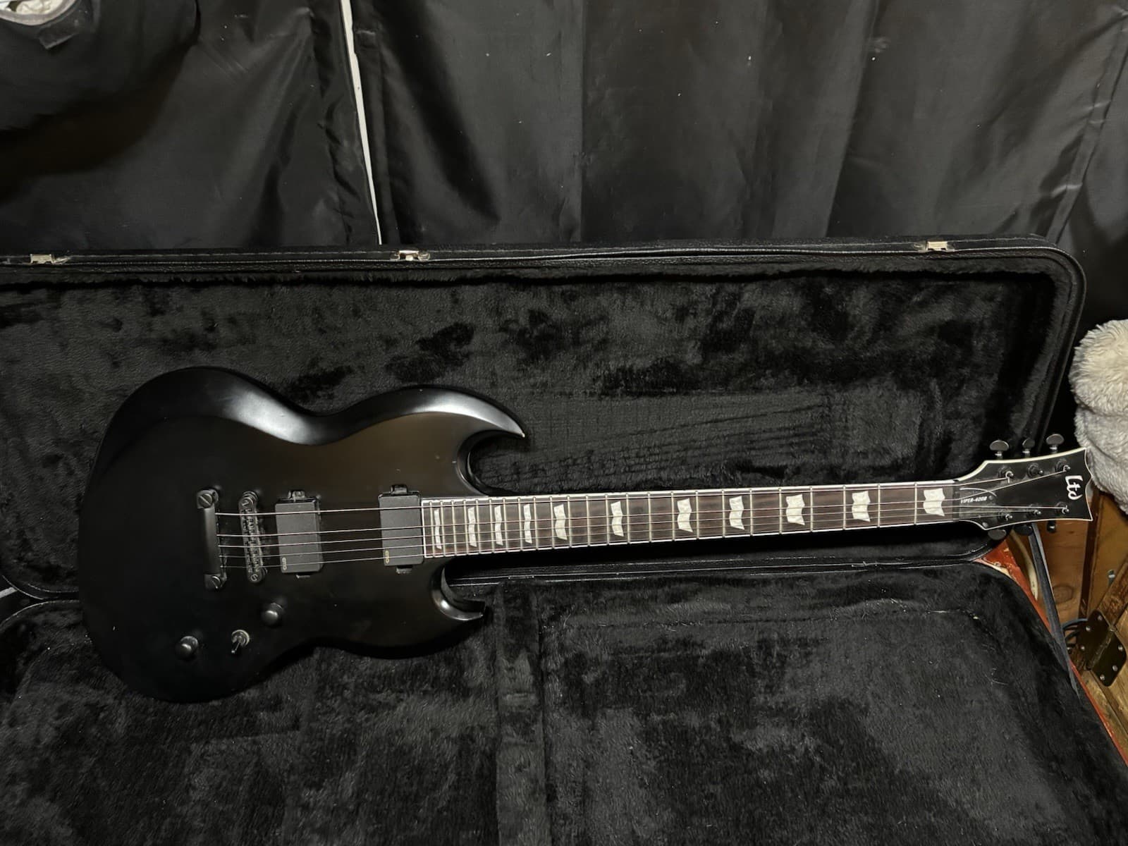 ESP LTD Viper-400 Baritone Electric Guitar w Case