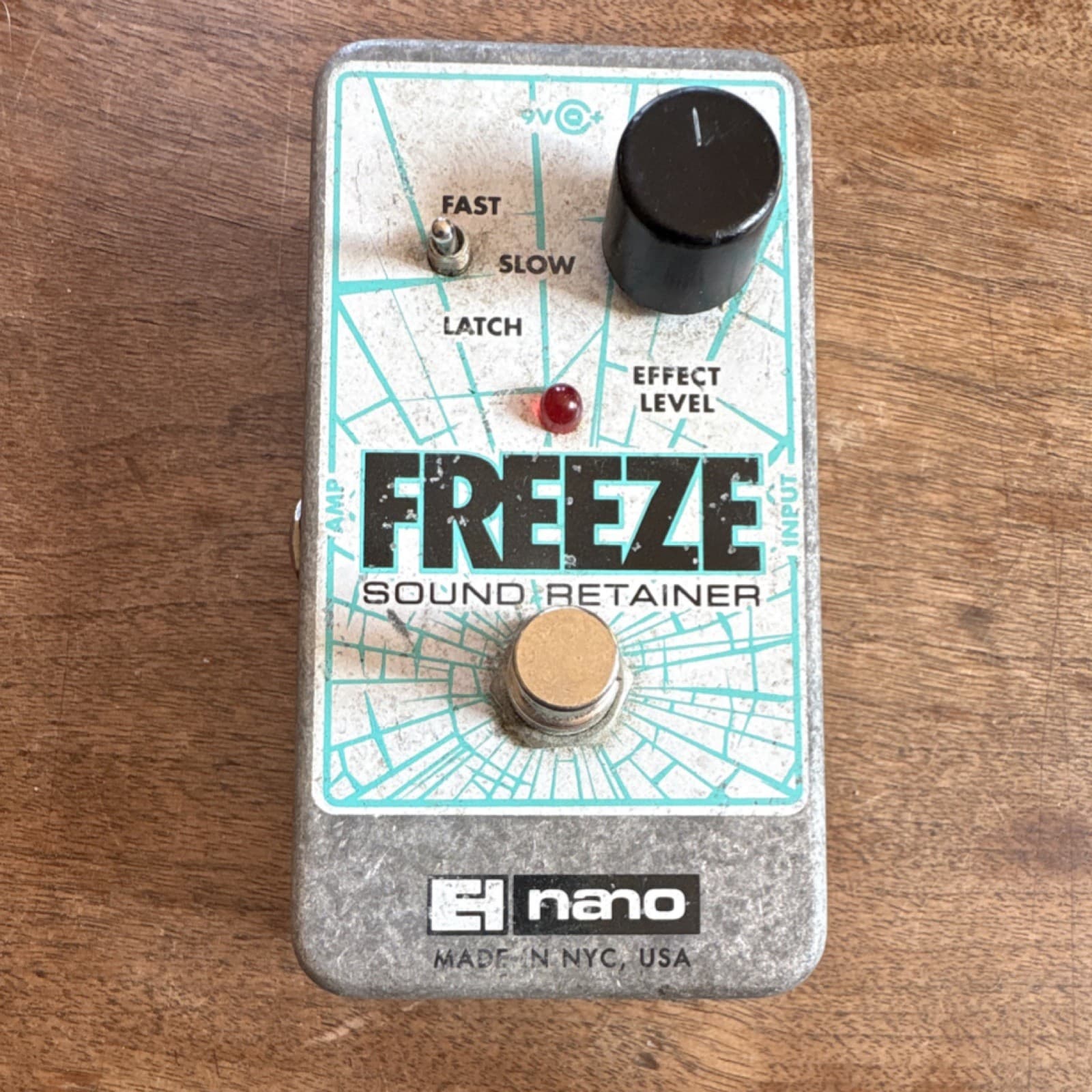 Electro-Harmonix Freeze Nano Sound Retainer Sustain Pedal for Electric Guitar