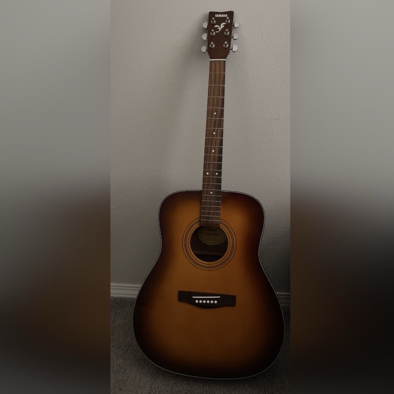 yamaha acoustic guitar ( F325 TBS )