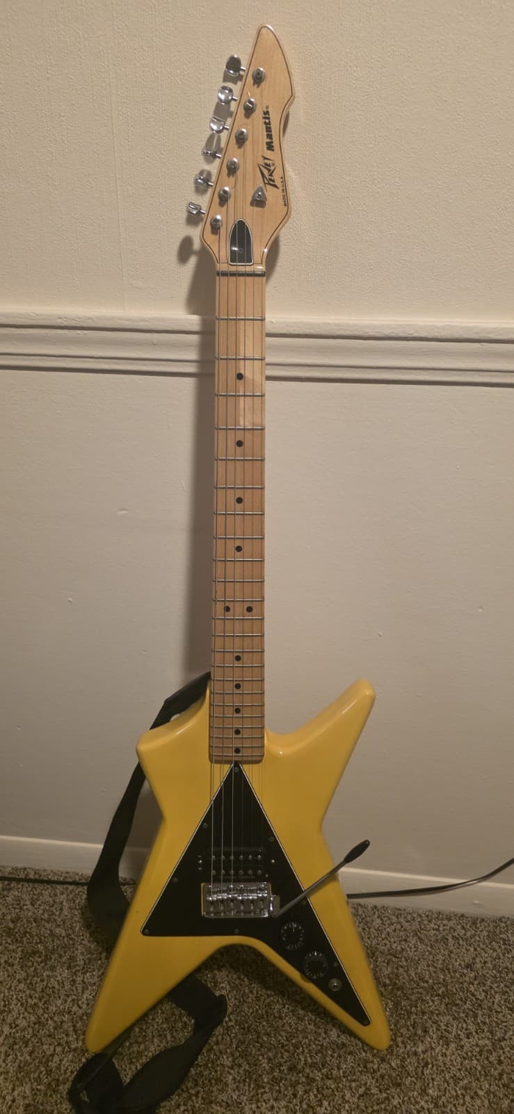 Peavey Mantis Vintage 1980s Flying V Guitar RARE! - Yellow *BEAUTIFUL* Condition