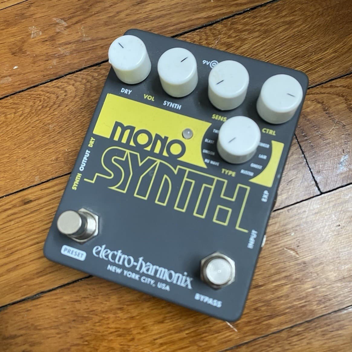 Electro-Harmonix Mono Synth Digital Synthesizer Pedal for Electric Guitar