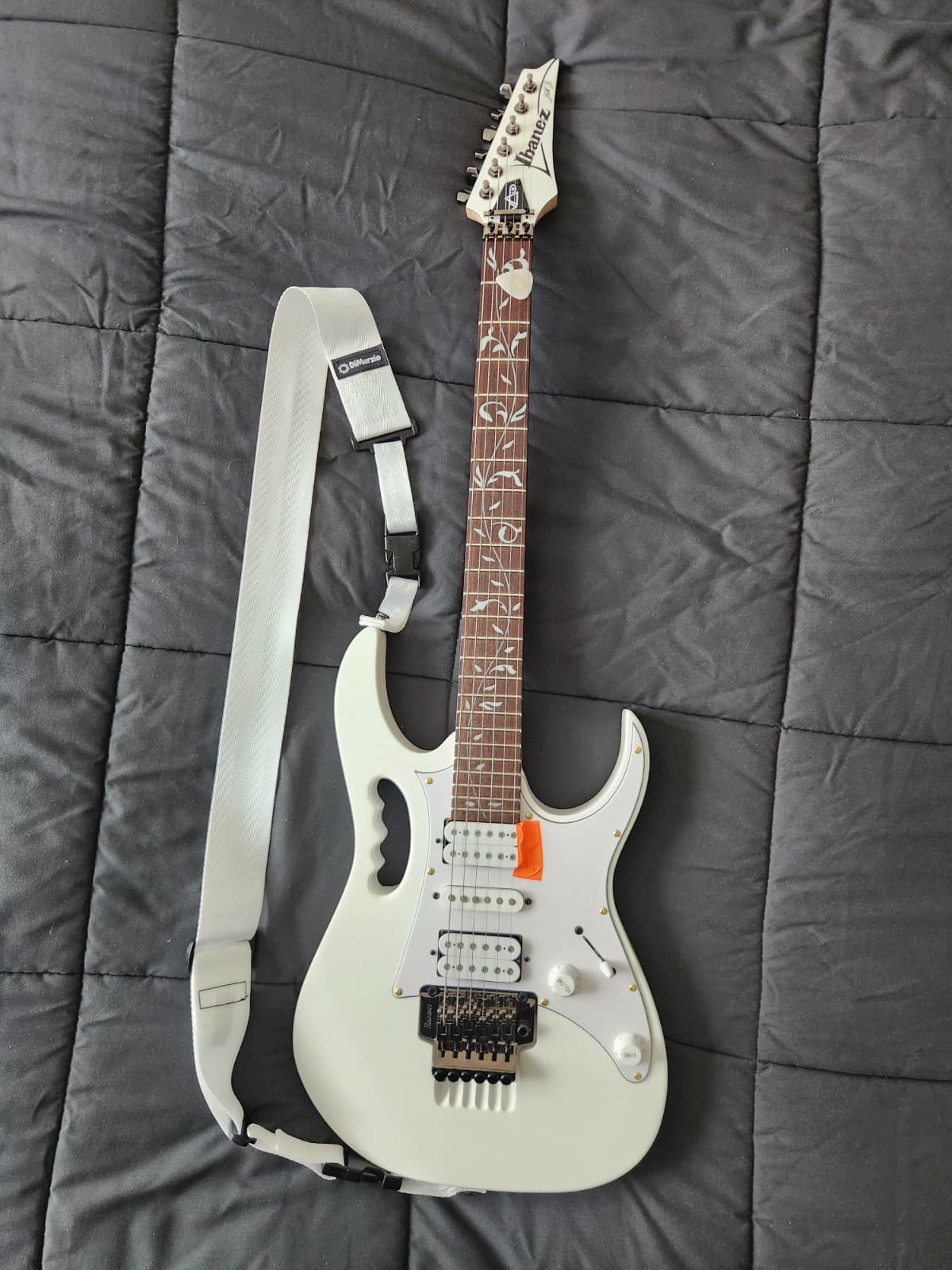 Ibanez JEM JR Steve Vai Signature Jem Jr Electric Guitar, White