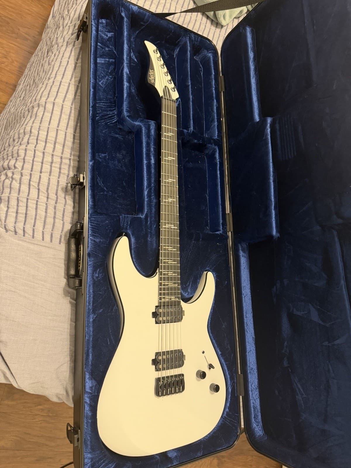 Schecter Reaper-6 Custom Electric Guitar Gloss White With Case