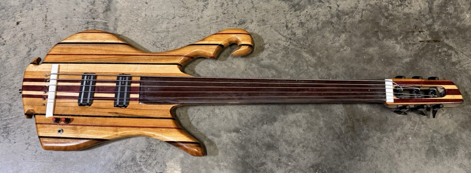 Wish Bass 6 String Fretless Bass Guitar
